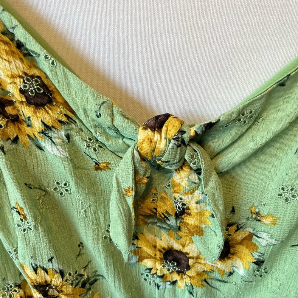 Torrid 2 Sunflower cami 2X Green floral Tied front Smocked back Womens tank top - Picture 3 of 7